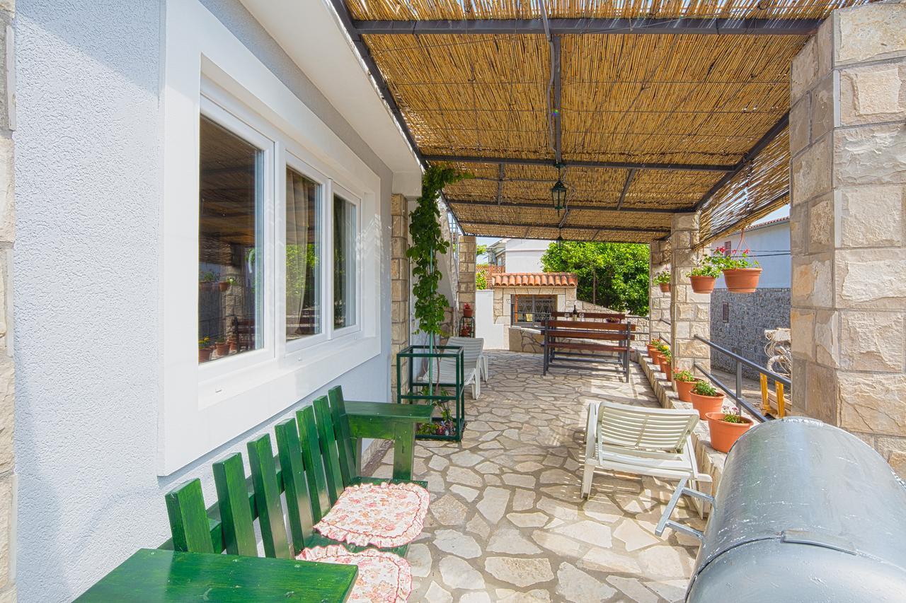 Apartman Kunjic Krimovica Buitenkant foto